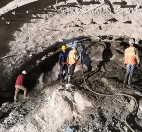 吉安拱顶带模注浆料的施工流程及注意事项